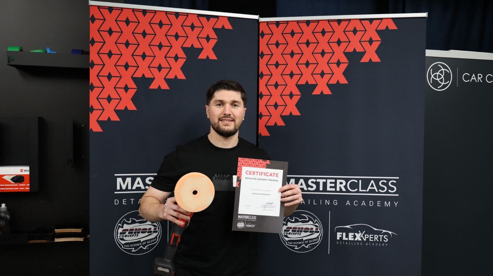 Inhaber von MagoGlanz mit Zertifikat der Detailing Academy